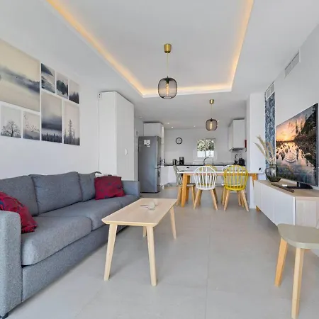 Modern Near The Lejlighed